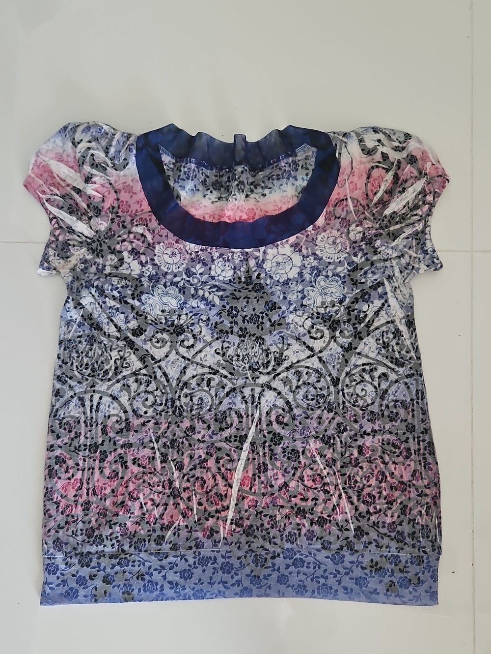 Short Sleeve Floral Ombre Tee in Blue and Pink